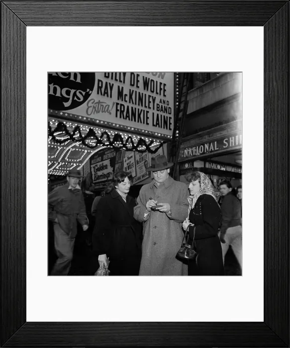 Framed Print : Portrait of Frankie Laine, Paramount Theater, New York, N.Y. 1946. Creator: William Paul Gottlieb Framed Print : Portrait of Frankie Laine, Paramount Theater, New York, N.Y. 1946. Creator: William Paul Gottlieb