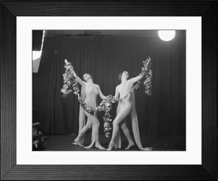 Framed Print : Marion Morgan dancers, between 1914 and 1927. Creator: Arnold Genthe Framed Print : Marion Morgan dancers, between 1914 and 1927. Creator: Arnold Genthe