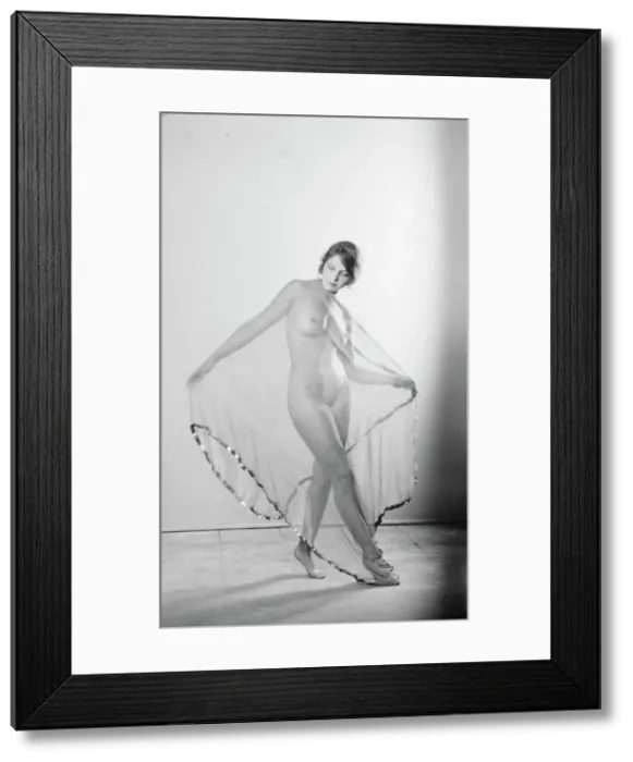 Framed Print : Braggiotti, Francesca, Miss, 1927 Creator: Arnold Genthe Framed Print : Braggiotti, Francesca, Miss, 1927 Creator: Arnold Genthe