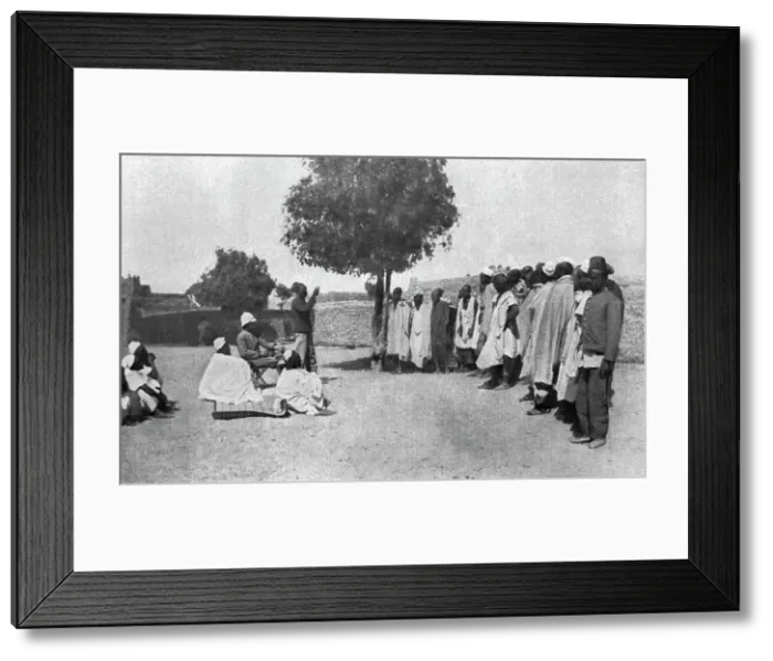 Framed Print : Nos recrues d'asie, d'Afrique et d'oceanie; En Afrique occidentale : un palabre aux recrues...1916 Creator: Unknown Framed Print : Nos recrues d'asie, d'Afrique et d'oceanie; En Afrique occidentale : un palabre aux recrues...1916 Creator: Unknown