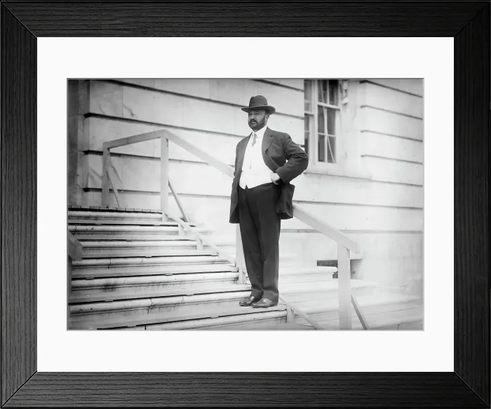 Framed Print : William E. Humphrey, Rep. From Washington, 1911. Creator: Harris & Ewing. William E. Humphrey, Rep. From Washington, 1911. Creator: Harris & Ewing Framed Print : William E. Humphrey, Rep. From Washington, 1911. Creator: Harris & Ewing. William E. Humphrey, Rep. From Washington, 1911. Creator: Harris & Ewing
