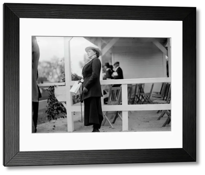 Framed Print : Horse Shows - Mrs. J. Carleton Semple of New York, 1911. Creator: Harris & Ewing. Horse Shows - Mrs. J. Carleton Semple of New York, 1911. Creator: Harris & Ewing Framed Print : Horse Shows - Mrs. J. Carleton Semple of New York, 1911. Creator: Harris & Ewing. Horse Shows - Mrs. J. Carleton Semple of New York, 1911. Creator: Harris & Ewing