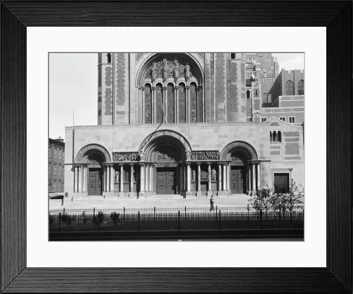 Framed Print : St. Bartholomew's Church, New York City, between 1896 and 1942. Creator: Arnold Genthe Framed Print : St. Bartholomew's Church, New York City, between 1896 and 1942. Creator: Arnold Genthe