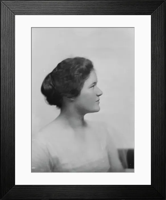 Framed Print : Miss Lisa Stillman, portrait photograph, 1918 Apr. 5. Creator: Arnold Genthe Framed Print : Miss Lisa Stillman, portrait photograph, 1918 Apr. 5. Creator: Arnold Genthe