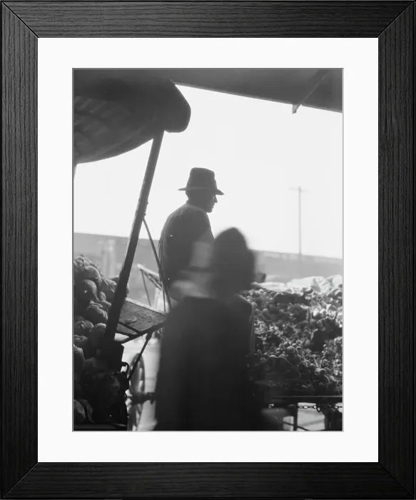 Framed Print : Market scene, New Orleans, between 1920 and 1926. Creator: Arnold Genthe