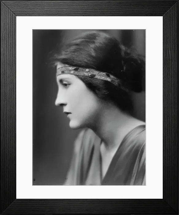 Framed Print : De Saulles, J.L. Mrs. portrait photograph, 1915 June. Creator: Arnold Genthe Framed Print : De Saulles, J.L. Mrs. portrait photograph, 1915 June. Creator: Arnold Genthe