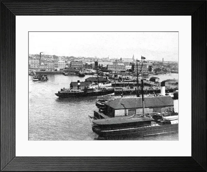 Framed Print : Auckland; Les Terres Du Pacifique, 1914. Creator: Unknown Framed Print : Auckland; Les Terres Du Pacifique, 1914. Creator: Unknown