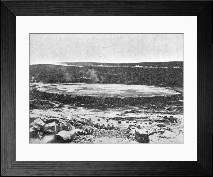 Framed Print : Un cratere en activite aux iles Hawai; Les Terres Du Pacifique, 1914. Creator: Unknown Framed Print : Un cratere en activite aux iles Hawai; Les Terres Du Pacifique, 1914. Creator: Unknown
