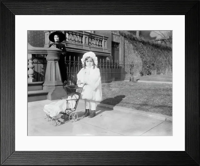 Framed Print : Naon Children, 1912. Creator: Harris & Ewing. Naon Children, 1912. Creator: Harris & Ewing Framed Print : Naon Children, 1912. Creator: Harris & Ewing. Naon Children, 1912. Creator: Harris & Ewing