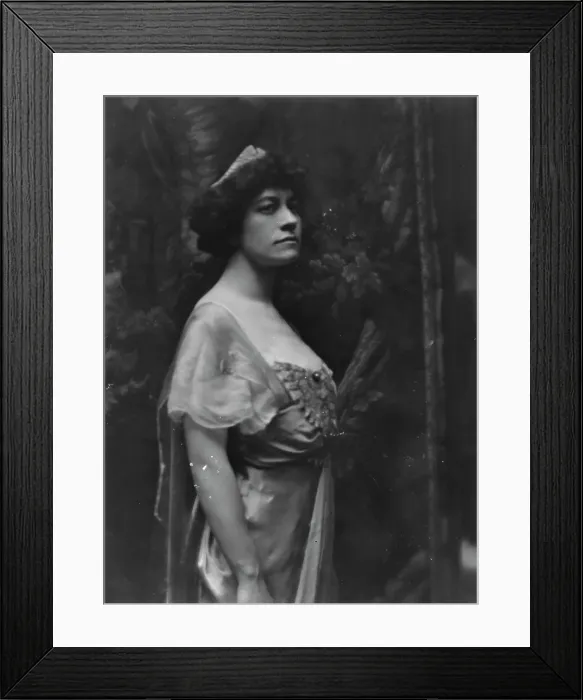 Framed Print : Deyo, Ruth, Miss, portrait photograph, 1913. Creator: Arnold Genthe