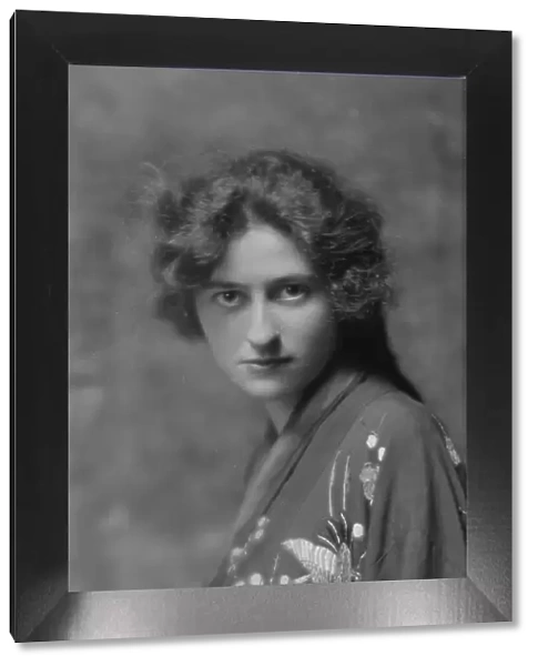 Dilling, Charlene, Miss, portrait photograph, 1914 Apr. 21. Creator: Arnold Genthe