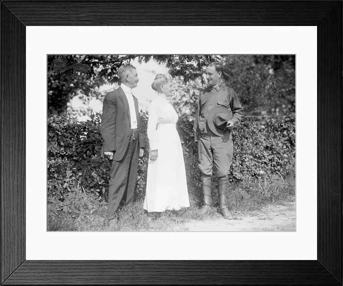 Framed Print : National Guard of D.C. - Capt. Louis Wilson And Parents, 1915. Creator: Harris & Ewing. National Guard of D.C. - Capt. Louis Wilson And Parents, 1915. Creator: Harris & Ewing Framed Print : National Guard of D.C. - Capt. Louis Wilson And Parents, 1915. Creator: Harris & Ewing. National Guard of D.C. - Capt. Louis Wilson And Parents, 1915. Creator: Harris & Ewing
