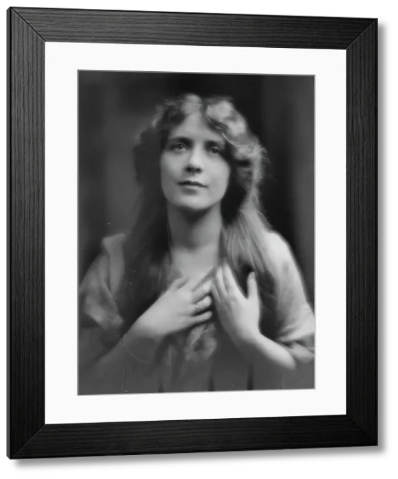 Framed Print : Dore´, M. Miss, portrait photograph, 1913 Mar. 27. Creator: Arnold Genthe Framed Print : Dore´, M. Miss, portrait photograph, 1913 Mar. 27. Creator: Arnold Genthe