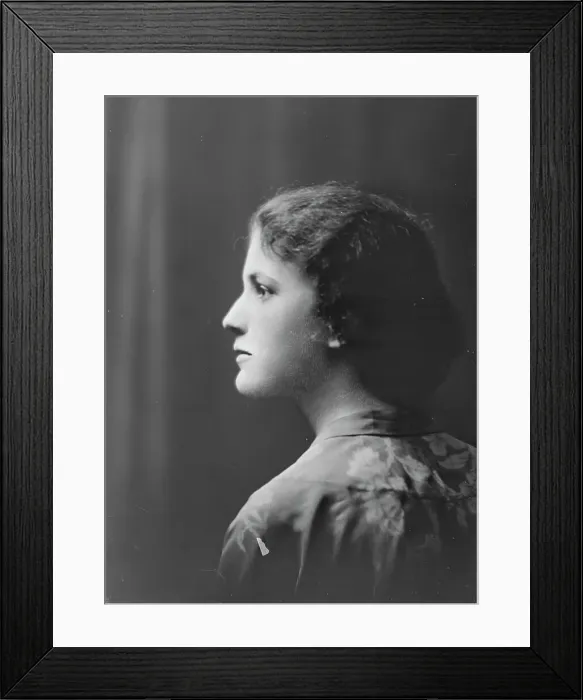 Framed Print : Duncan, Temple, Miss, portrait photograph, 1917 Aug. 27. Creator: Arnold Genthe Framed Print : Duncan, Temple, Miss, portrait photograph, 1917 Aug. 27. Creator: Arnold Genthe
