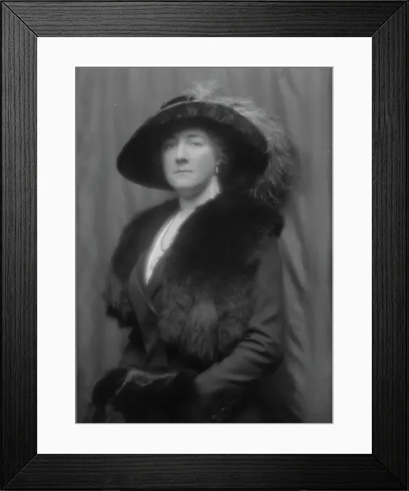Framed Print : Duquesne, Mrs. portrait photograph, 1913. Creator: Arnold Genthe Framed Print : Duquesne, Mrs. portrait photograph, 1913. Creator: Arnold Genthe