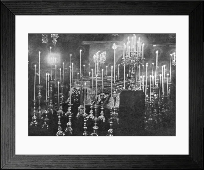 Framed Print : Les Funerailles a La Hofburg; Au palais de la Hofburg, les cercueils, 1914. Creator: Unknown Framed Print : Les Funerailles a La Hofburg; Au palais de la Hofburg, les cercueils, 1914. Creator: Unknown