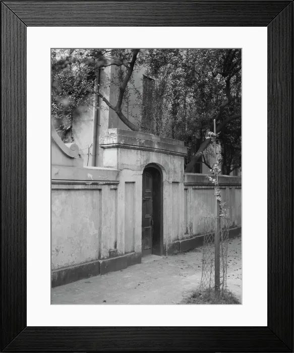 Framed Print : Wall with gate enclosing a building, New Orleans or Charleston, South Carolina, c1920-1926. Creator: Arnold Genthe Framed Print : Wall with gate enclosing a building, New Orleans or Charleston, South Carolina, c1920-1926. Creator: Arnold Genthe