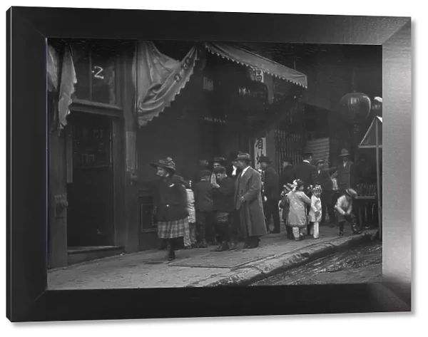 Apricot Spring Orchard drugstore, Chinatown, San Francisco, between 1896 and 1906. Creator: Arnold Genthe