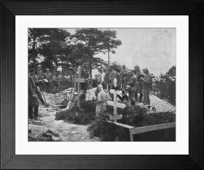 Framed Print : Les debuts des troupes Russes sur le front Francais de Champagne; Les premieres tombes, 1916. Creator: Unknown Framed Print : Les debuts des troupes Russes sur le front Francais de Champagne; Les premieres tombes, 1916. Creator: Unknown