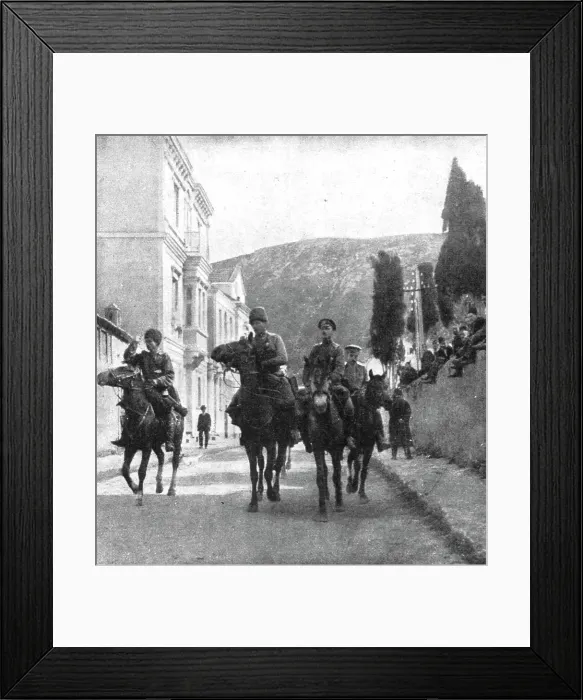 Framed Print : L'Avance Russe en Asie-Mineure; les premiers cavaliers russes a Trebizonde, le 15 avril, 1916. Creator: Unknown Framed Print : L'Avance Russe en Asie-Mineure; les premiers cavaliers russes a Trebizonde, le 15 avril, 1916. Creator: Unknown