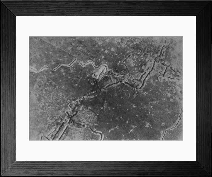 Framed Print : L'offensive de la Somme; la preparation d'une bataille: L'attaque du 1er juillet 1916, 1916. Creator: Unknown Framed Print : L'offensive de la Somme; la preparation d'une bataille: L'attaque du 1er juillet 1916, 1916. Creator: Unknown