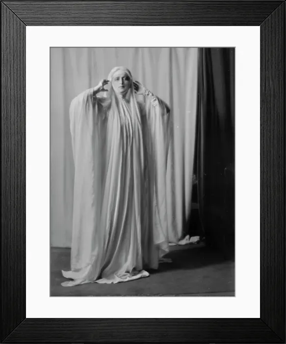 Framed Print : Elliott, Maxine, Miss, portrait photograph, not before 1917. Creator: Arnold Genthe Framed Print : Elliott, Maxine, Miss, portrait photograph, not before 1917. Creator: Arnold Genthe