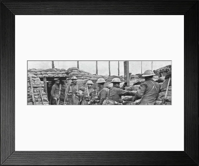 Framed Print : L'effort Canadien; Canadiens occupant des tranchees en Flandre, 1915 (1916).. Creator: Unknown Framed Print : L'effort Canadien; Canadiens occupant des tranchees en Flandre, 1915 (1916).. Creator: Unknown