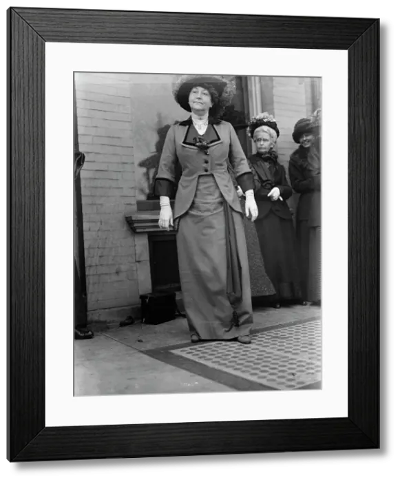 Framed Print : Mrs. Woodrow Wilson at 1st Breakfast, 1913. Creator: Harris & Ewing. Mrs. Woodrow Wilson at 1st Breakfast, 1913. Creator: Harris & Ewing Framed Print : Mrs. Woodrow Wilson at 1st Breakfast, 1913. Creator: Harris & Ewing. Mrs. Woodrow Wilson at 1st Breakfast, 1913. Creator: Harris & Ewing