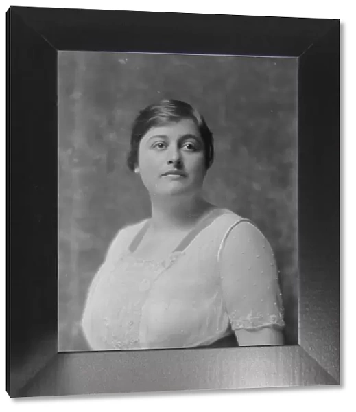 Ernst, M. Mrs. portrait photograph, 1915 May 1. Creator: Arnold Genthe