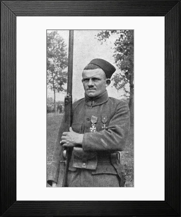Framed Print : Les heros de la Somme; le sergent Emile Varin, du 1e zouaves, 1916. Creator: Unknown Framed Print : Les heros de la Somme; le sergent Emile Varin, du 1e zouaves, 1916. Creator: Unknown
