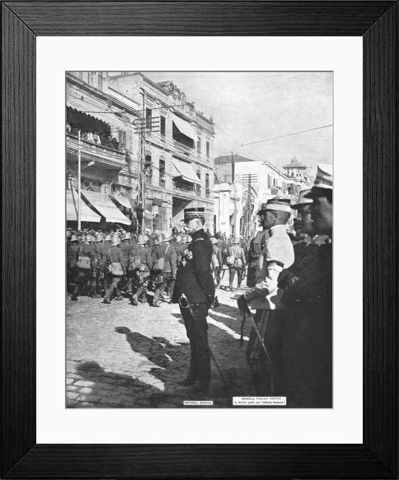 Framed Print : Les allies a Salonique; defile a travers la ville des premiers regiments Italiens, 1916. Creator: Unknown Framed Print : Les allies a Salonique; defile a travers la ville des premiers regiments Italiens, 1916. Creator: Unknown