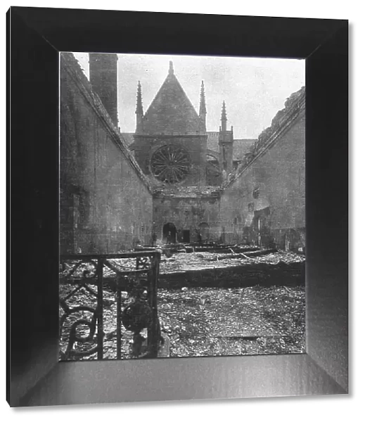 Les destructions de monuments a Reims; Premier etage de l'Hotel-Dieu de Reims, 1916. Creator: Unknown