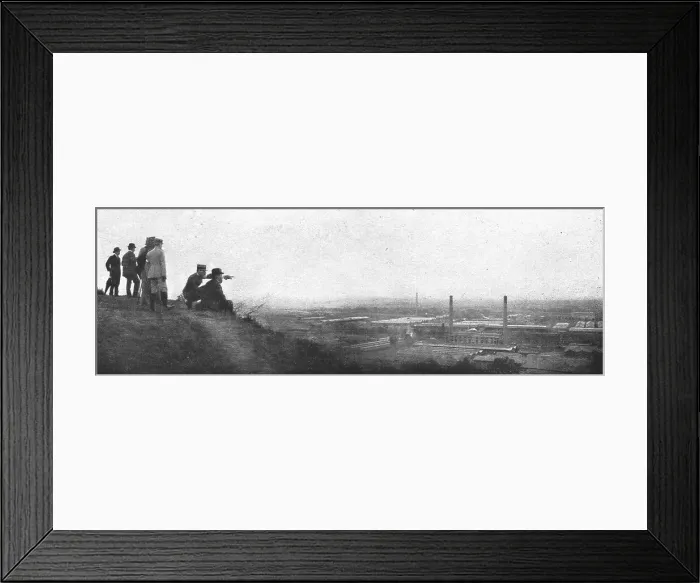 Framed Print : Visites de M Albert Thomas aux usines de guerre, 1916. Creator: Unknown Framed Print : Visites de M Albert Thomas aux usines de guerre, 1916. Creator: Unknown