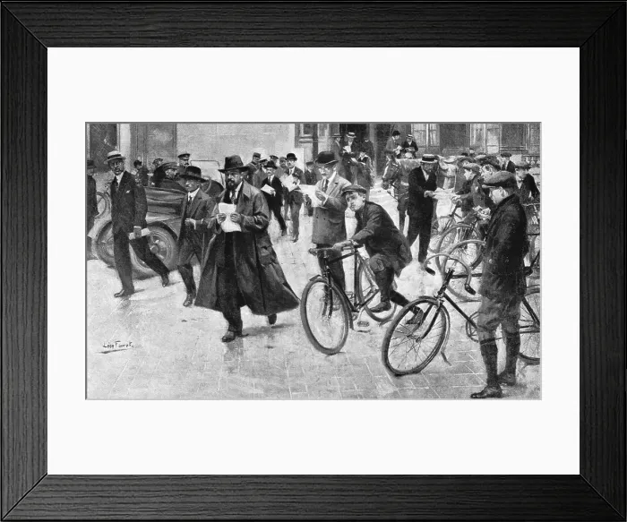 Framed Print : Une scene quotidienne du temps de guerre; La distribution du communique de 15 heures, 1916. Creator: Leon Fauret Framed Print : Une scene quotidienne du temps de guerre; La distribution du communique de 15 heures, 1916. Creator: Leon Fauret
