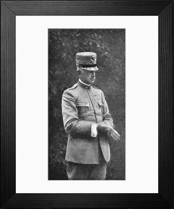 Framed Print : La grande attaque du Carso (aout 1916); le duc d'Aoste, qui commande l'armee de l'Isonzo, 1916 Creator: Unknown Framed Print : La grande attaque du Carso (aout 1916); le duc d'Aoste, qui commande l'armee de l'Isonzo, 1916 Creator: Unknown