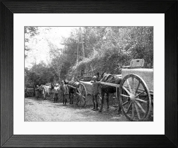 Framed Print : La grande attaque du Carso (aout 1916); Service de ravitaillement d'eau pour les troupes, 1916. Creator: Unknown Framed Print : La grande attaque du Carso (aout 1916); Service de ravitaillement d'eau pour les troupes, 1916. Creator: Unknown