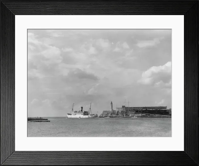 Framed Print : Travel views of Cuba and Guatemala, between 1899 and 1926. Creator: Arnold Genthe Framed Print : Travel views of Cuba and Guatemala, between 1899 and 1926. Creator: Arnold Genthe