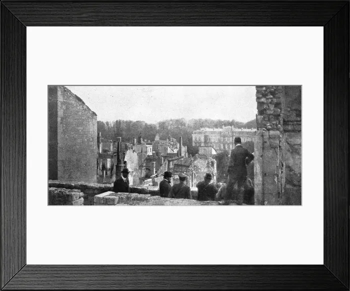 Framed Print : M Lloyd George, ministre de la Guerre britannique, a Verdun, 1916. Creator: Unknown Framed Print : M Lloyd George, ministre de la Guerre britannique, a Verdun, 1916. Creator: Unknown