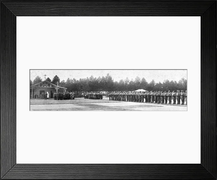 Framed Print : Les russes en France; La messe au camp russe, 1916. Creator: Unknown Framed Print : Les russes en France; La messe au camp russe, 1916. Creator: Unknown