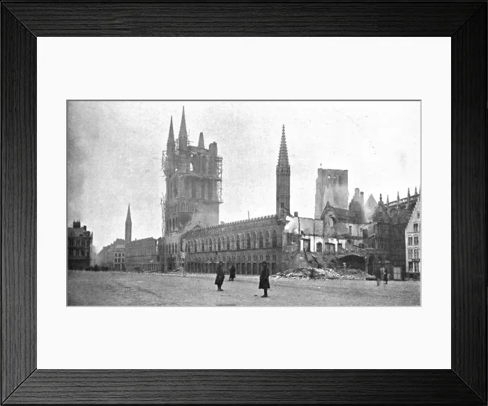 Framed Print : La Bataille des Flandres; A Ypres, le 24 novembre 1914: les ruines des Halles, 1914 Creator: Unknown Framed Print : La Bataille des Flandres; A Ypres, le 24 novembre 1914: les ruines des Halles, 1914 Creator: Unknown