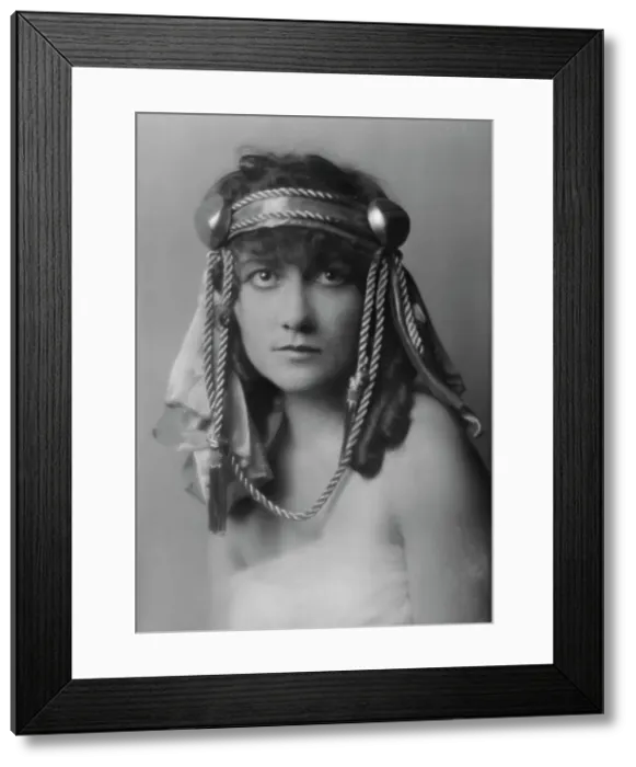 Framed Print : Fuller, Mary, Miss, portrait photograph, between 1913 and 1924. Creator: Arnold Genthe Framed Print : Fuller, Mary, Miss, portrait photograph, between 1913 and 1924. Creator: Arnold Genthe