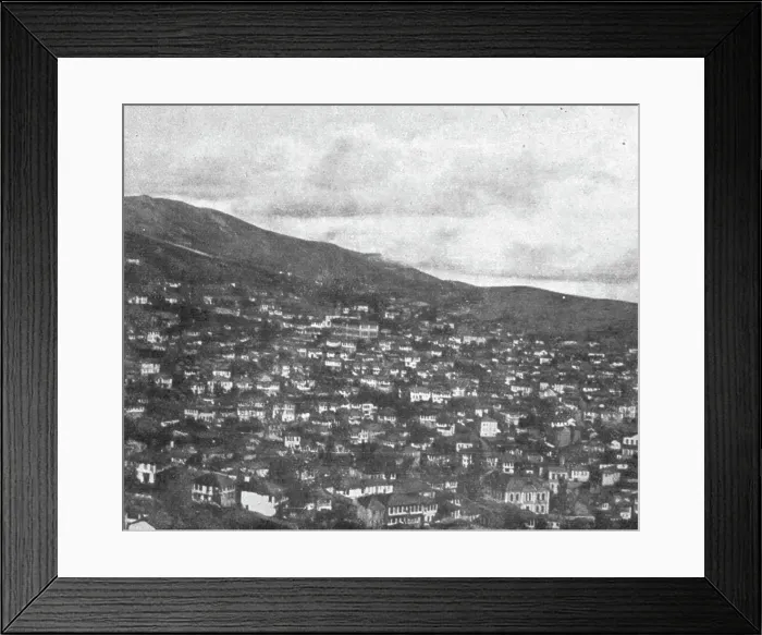 Framed Print : Sur le front des balkans. -- Deux villes d'ou les troupes allies ont chasse les Bulgares, 1916. Creator: Dr Bussiere Framed Print : Sur le front des balkans. -- Deux villes d'ou les troupes allies ont chasse les Bulgares, 1916. Creator: Dr Bussiere