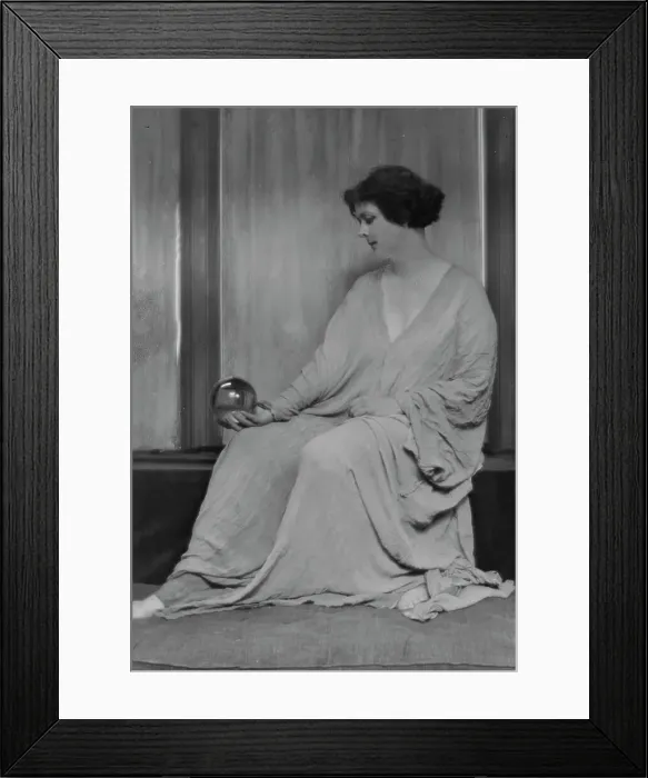 Framed Print : Duncan, Isadora, portrait photograph, between 1916 and 1918. Creator: Arnold Genthe Framed Print : Duncan, Isadora, portrait photograph, between 1916 and 1918. Creator: Arnold Genthe