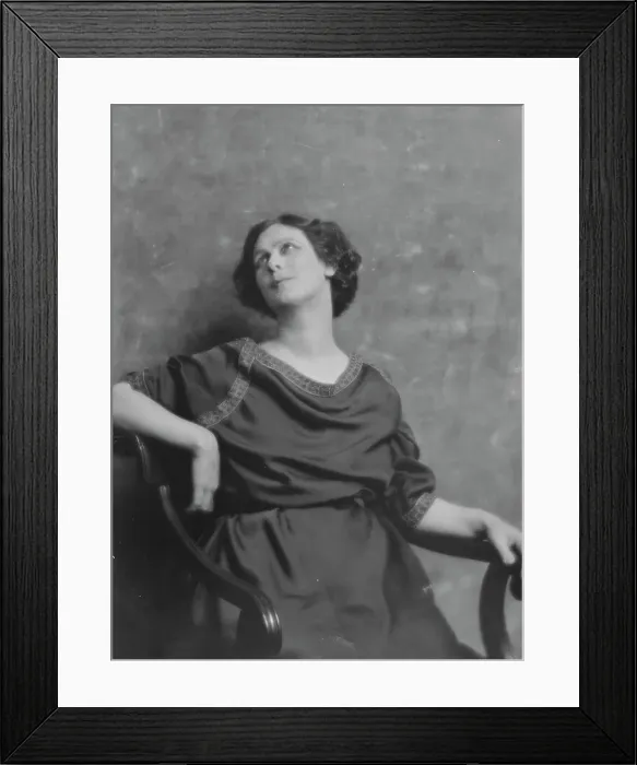 Framed Print : Duncan, Isadora, portrait photograph, between 1916 and 1918. Creator: Arnold Genthe Framed Print : Duncan, Isadora, portrait photograph, between 1916 and 1918. Creator: Arnold Genthe