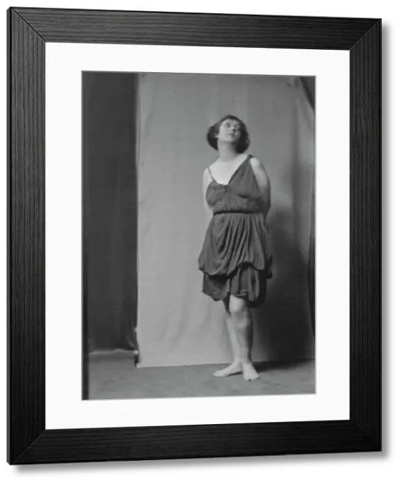 Framed Print : Duncan, Isadora, portrait photograph, between 1916 and 1918. Creator: Arnold Genthe Framed Print : Duncan, Isadora, portrait photograph, between 1916 and 1918. Creator: Arnold Genthe