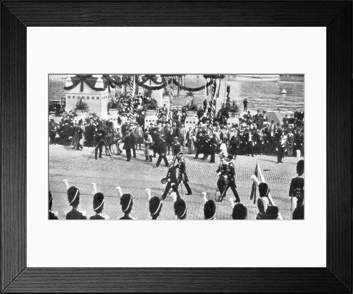 Framed Print : M Poincare Hate son retour en France; Le President est recu a Stockholm par Gustave V, 1914. Creator: Malmstrom Framed Print : M Poincare Hate son retour en France; Le President est recu a Stockholm par Gustave V, 1914. Creator: Malmstrom