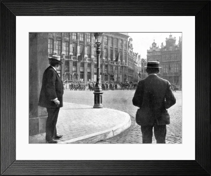 Framed Print : Les Allemands a Bruxelles; Le 20 aout 1914, l'infanterie allemande entrait a Bruxelles, 1914. Creator: Unknown Framed Print : Les Allemands a Bruxelles; Le 20 aout 1914, l'infanterie allemande entrait a Bruxelles, 1914. Creator: Unknown
