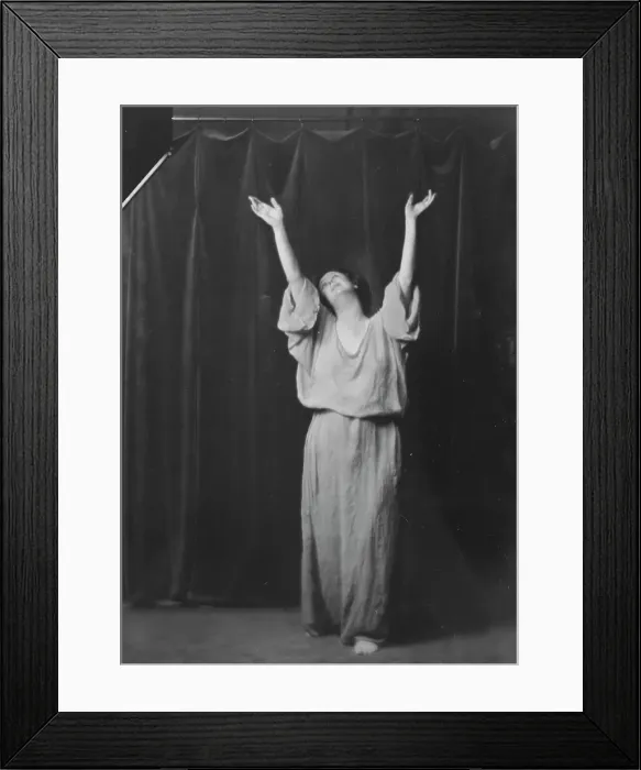 Framed Print : Duncan, Isadora, portrait photograph, between 1916 and 1918. Creator: Arnold Genthe Framed Print : Duncan, Isadora, portrait photograph, between 1916 and 1918. Creator: Arnold Genthe