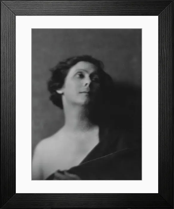 Framed Print : Duncan, Isadora, portrait photograph, between 1916 and 1918. Creator: Arnold Genthe Framed Print : Duncan, Isadora, portrait photograph, between 1916 and 1918. Creator: Arnold Genthe