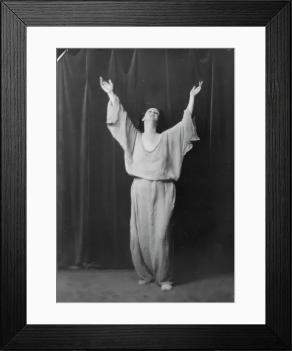 Framed Print : Duncan, Isadora, portrait photograph, between 1916 and 1918. Creator: Arnold Genthe Framed Print : Duncan, Isadora, portrait photograph, between 1916 and 1918. Creator: Arnold Genthe